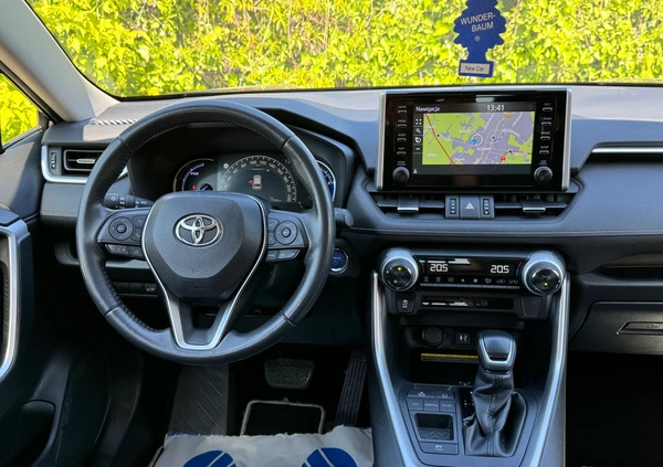 Toyota RAV4 cena 124999 przebieg: 79900, rok produkcji 2019 z Kobylin małe 781